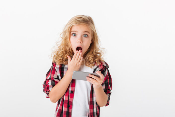 024484200_1521454182-Segudang-Dampak-Menonton-Video-Porno-pada-Anak-By-Dean-Drobot-shutterstock